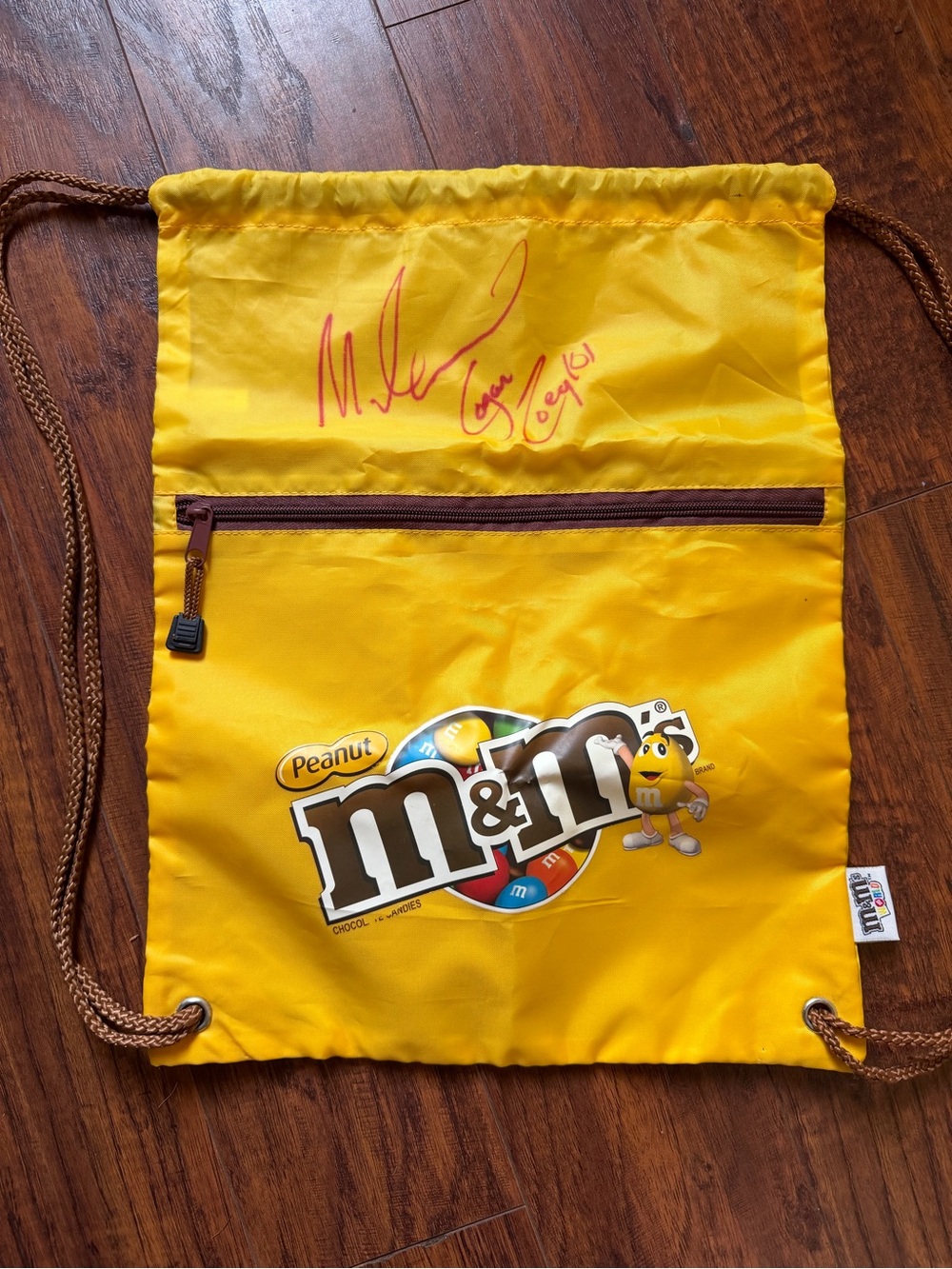 Autographed Matthew Underwood Zoey 101 M&M's Yellow Drawstring Backpack